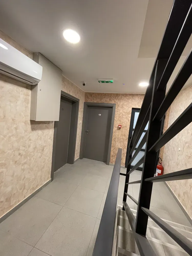 Hallway 04