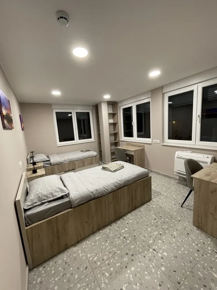 Home Slider 06